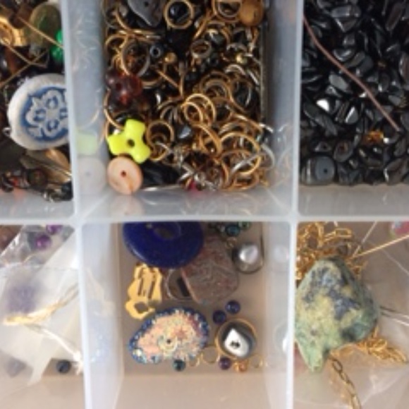 Tons of Fun with Beads and Findings - Picture 4 of 8